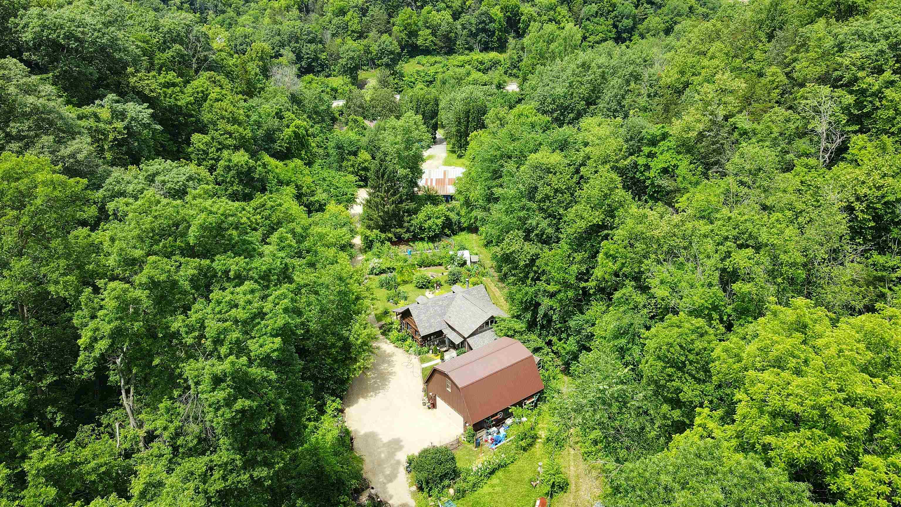 35537 Log House Lane Prairie du Chien, WI 53821 - Photo 11 of 36