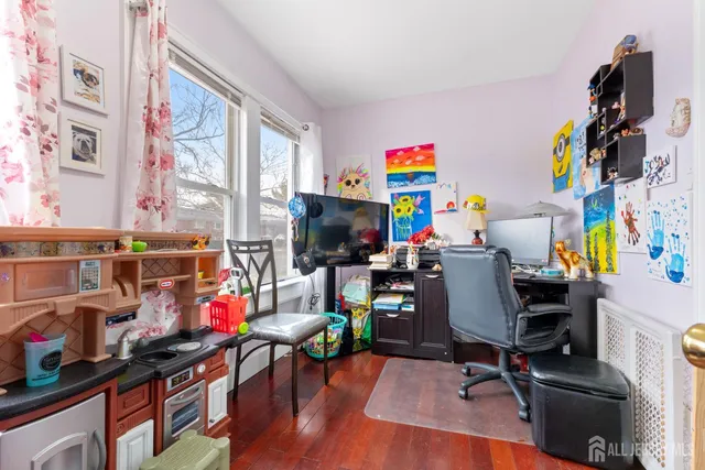 $750,000 | 122 South Lincoln Avenue, Middlesex, NJ 08846