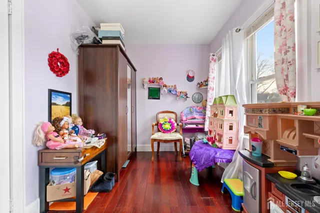 $750,000 | 122 South Lincoln Avenue, Middlesex, NJ 08846