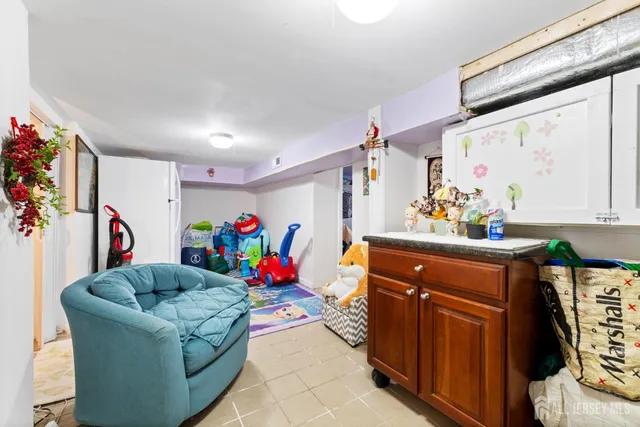 $750,000 | 122 South Lincoln Avenue, Middlesex, NJ 08846