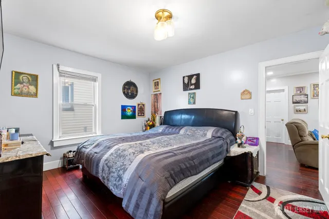 $750,000 | 122 South Lincoln Avenue, Middlesex, NJ 08846