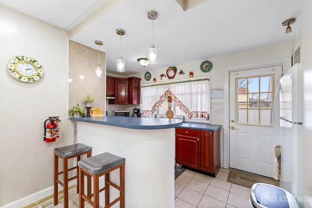 $750,000 | 122 South Lincoln Avenue, Middlesex, NJ 08846