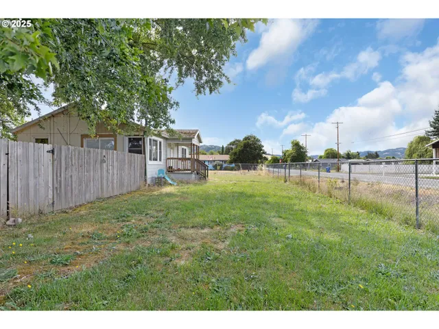 $235,000 | 1951 Austin Road, Roseburg, OR 97471