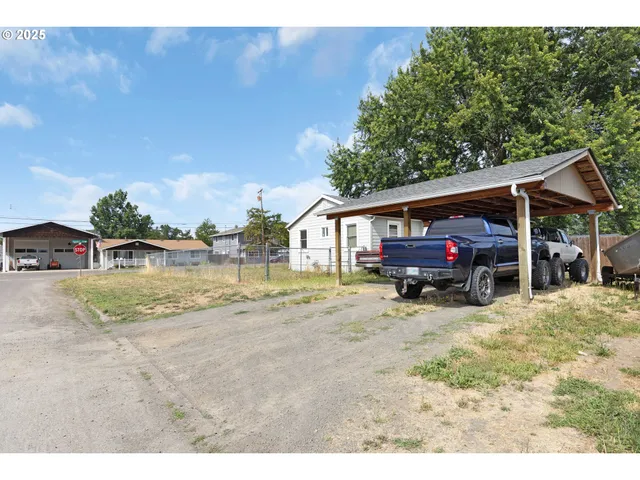 $235,000 | 1951 Austin Road, Roseburg, OR 97471