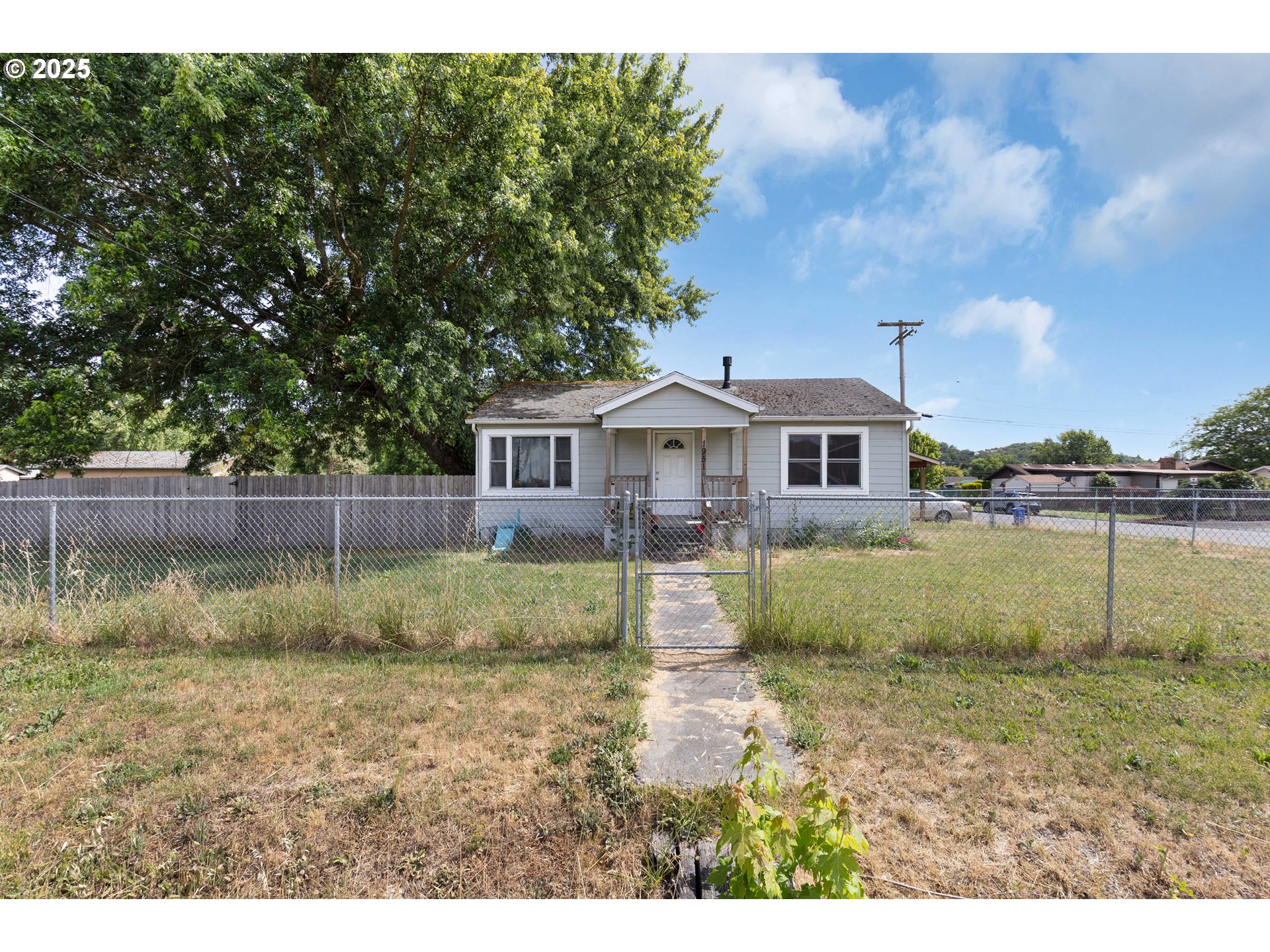 1951 Austin Road Roseburg, OR 97471 - Photo 3 of 41