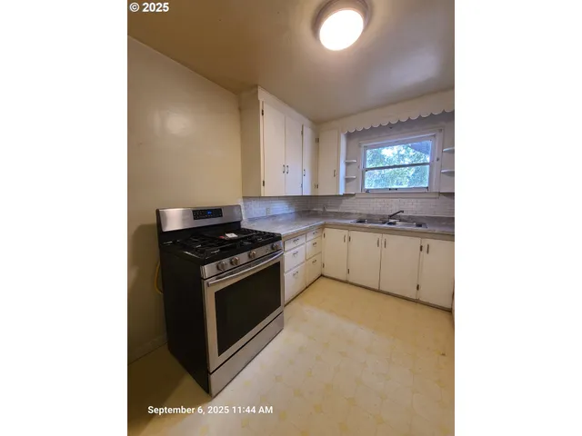 $235,000 | 1951 Austin Road, Roseburg, OR 97471