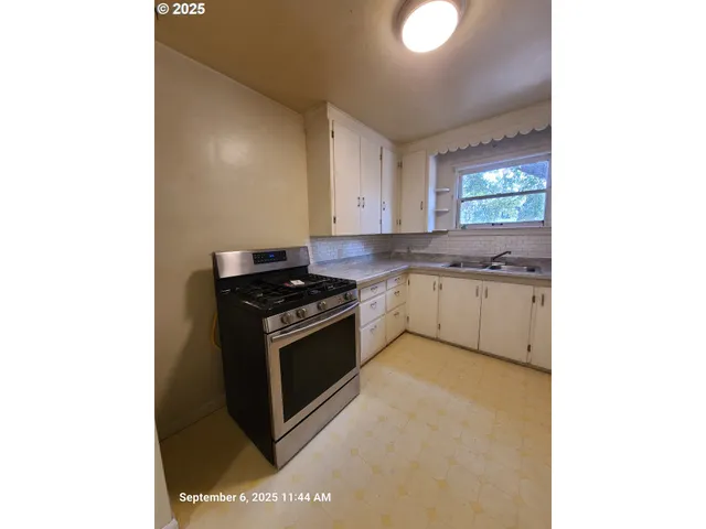 $235,000 | 1951 Austin Road, Roseburg, OR 97471