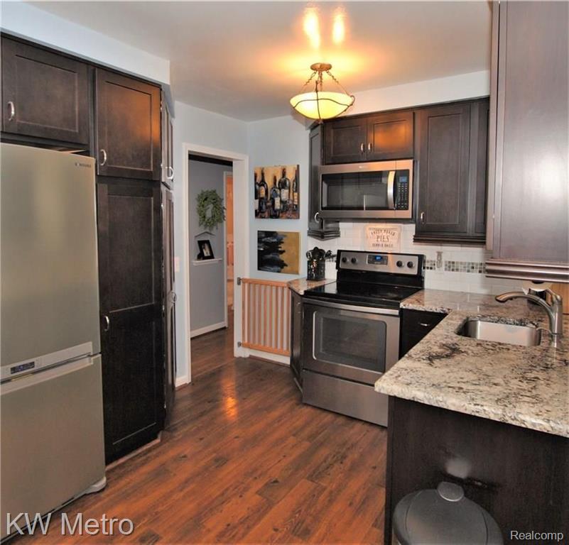 2783 Wakefield Road Berkley, MI 48072 - Photo 12 of 28