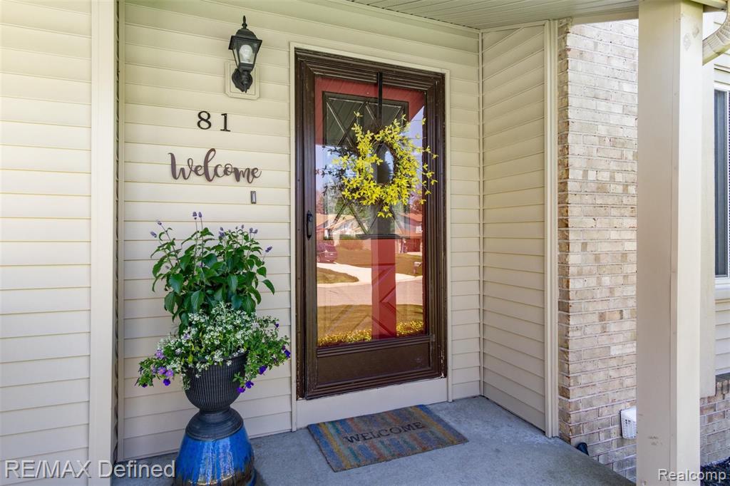 81 Foxboro Drive Rochester Hills, MI 48309 - Photo 5 of 34