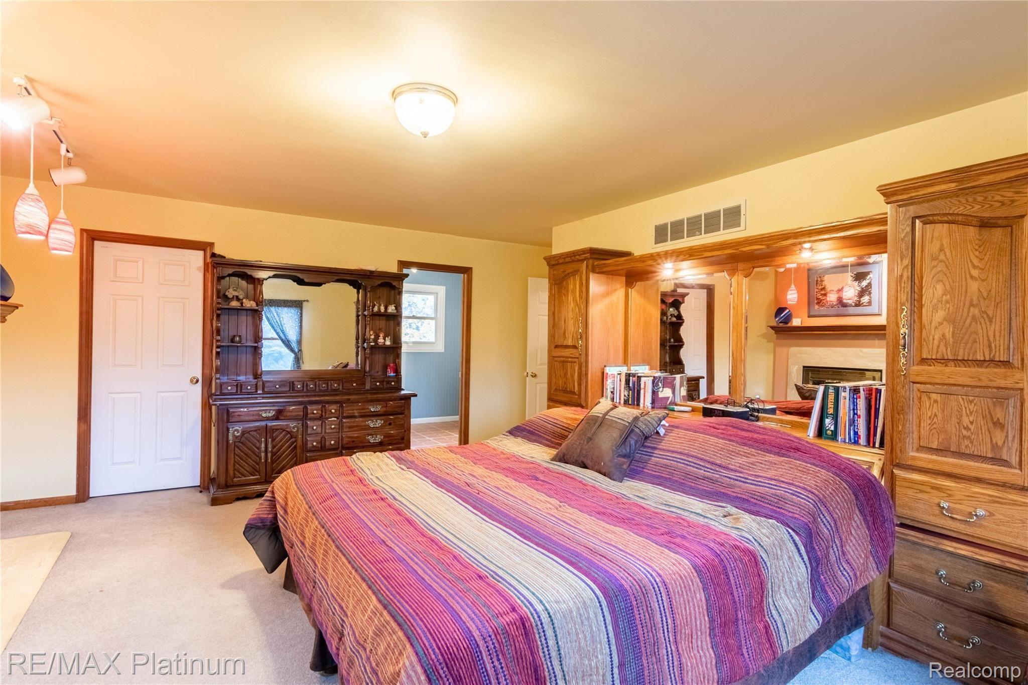 1732 North Hacker Road Howell, MI 48843 - Photo 56 of 74 52.MasterBedroom