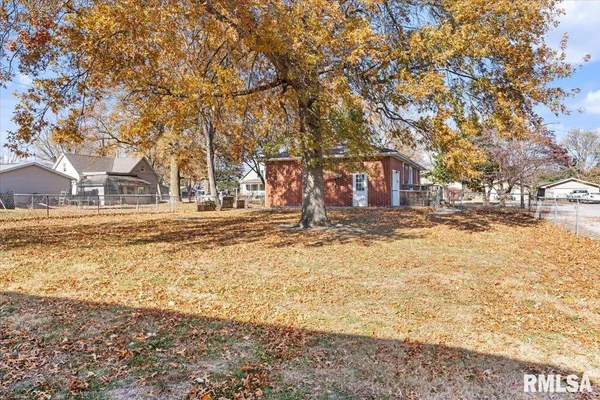 $147,500 | 105 North Second Cross Street, Mechanicsburg, IL 62545