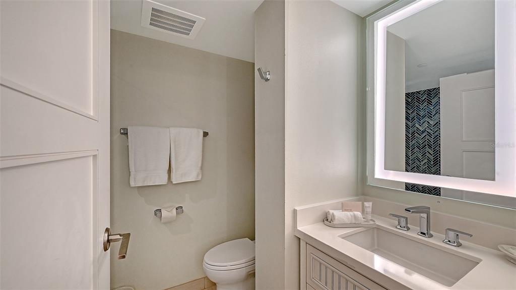 240 Sands Point Road, Unit 4206 Longboat Key, FL 34228 - Photo 18 of 41 Gallery Image 18