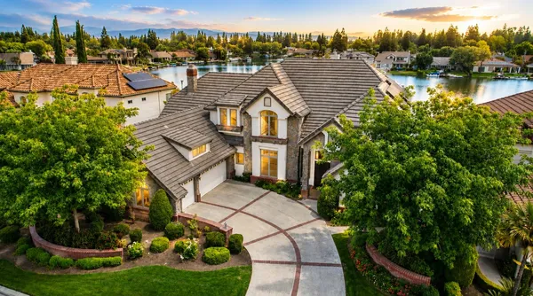 $1,399,000 | 541 East Chesapeake Circle, Fresno, CA 93730