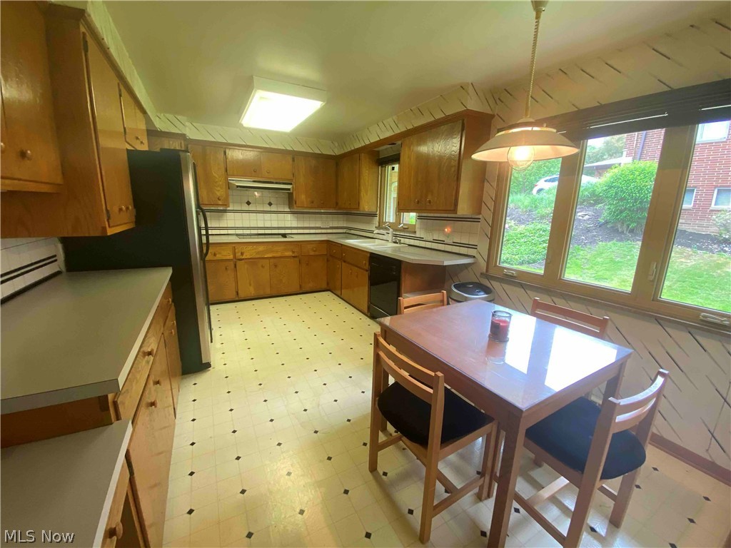 7975 Dalebrook Road Independence, OH 44131 - Photo 19 of 34 Tons of counter space