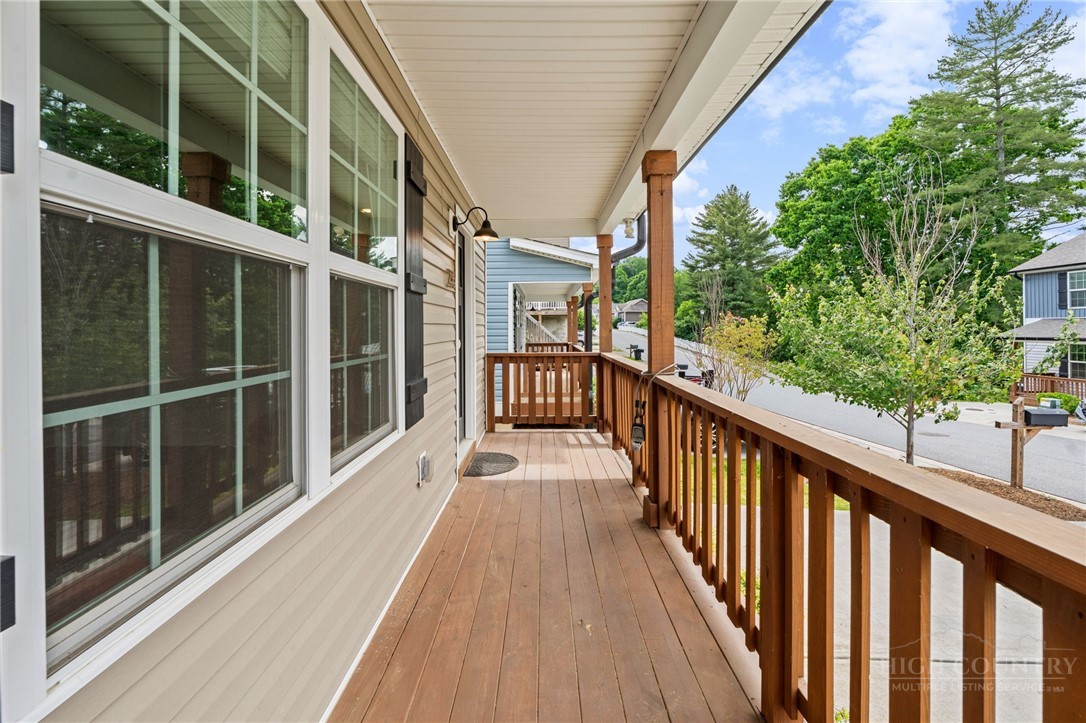 236 Stratford Lane Boone, NC 28607 - Photo 4 of 32