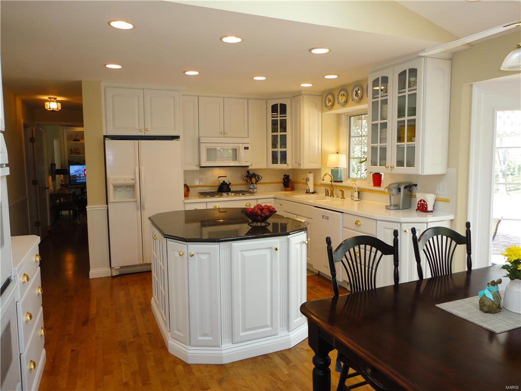 15915 Wetherburn Road Chesterfield, MO 63017 - Photo 12 of 24 Gallery Image 12