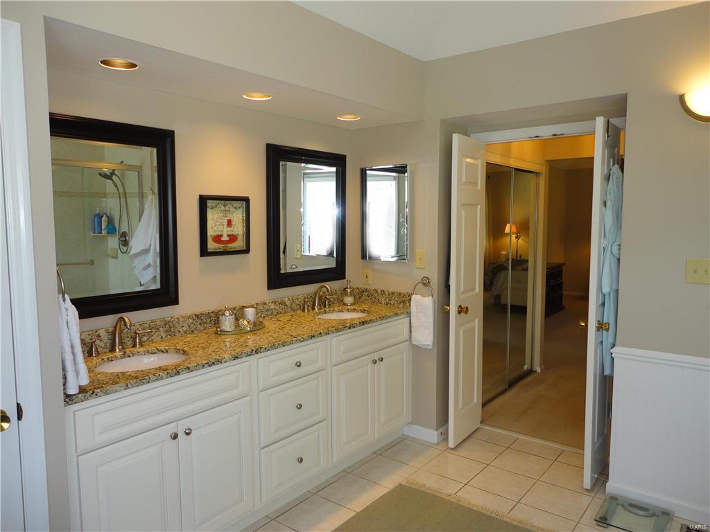 15915 Wetherburn Road Chesterfield, MO 63017 - Photo 15 of 24 Gallery Image 15