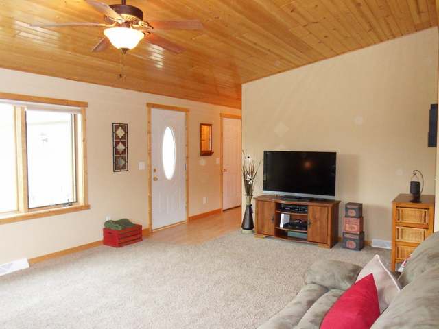 3363 Meadow Lane Rhinelander, WI 54501 - Photo 3 of 17 Gallery Image 3
