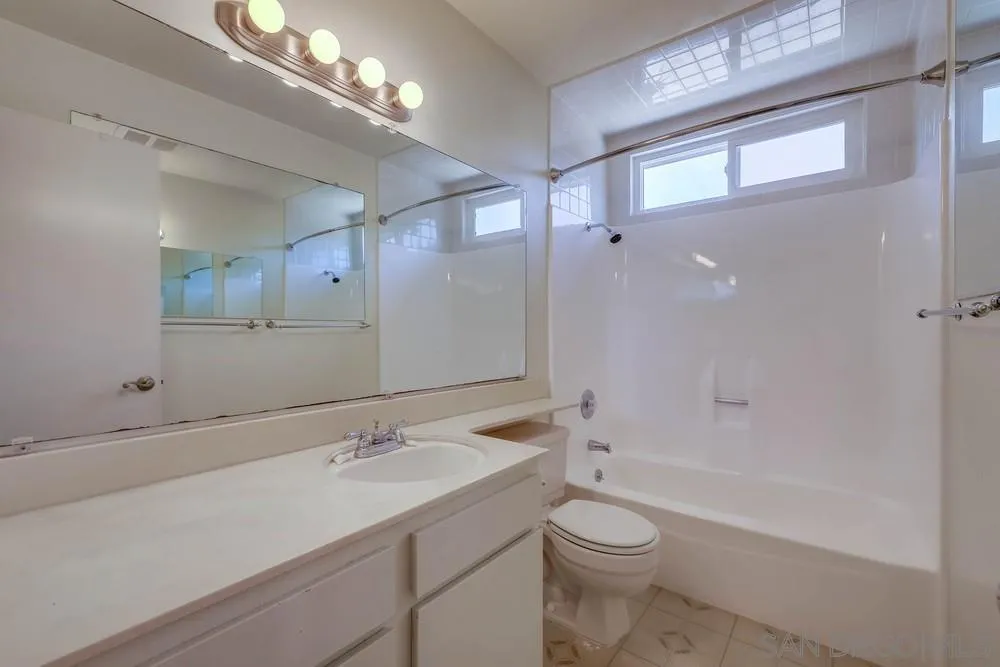 10267 Rio Camino Lakeside, CA 92040 - Photo 17 of 24 Gallery Image 17