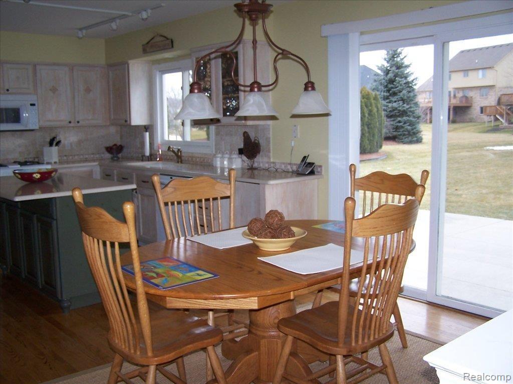 2138 North River Road St. Clair, MI 48079 - Photo 5 of 7 100_2528