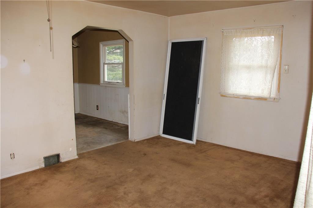 502 Roosevelt Road Pittsburgh, PA 15237 - Photo 7 of 25 Gallery Image 7