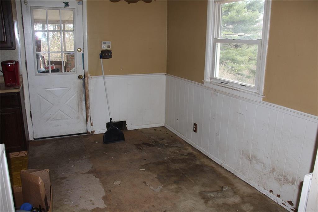 502 Roosevelt Road Pittsburgh, PA 15237 - Photo 8 of 25 Gallery Image 8