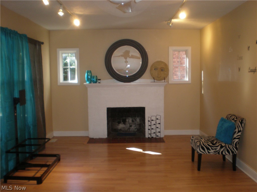 3313 Tullamore Road Cleveland, OH 44118 - Photo 3 of 17