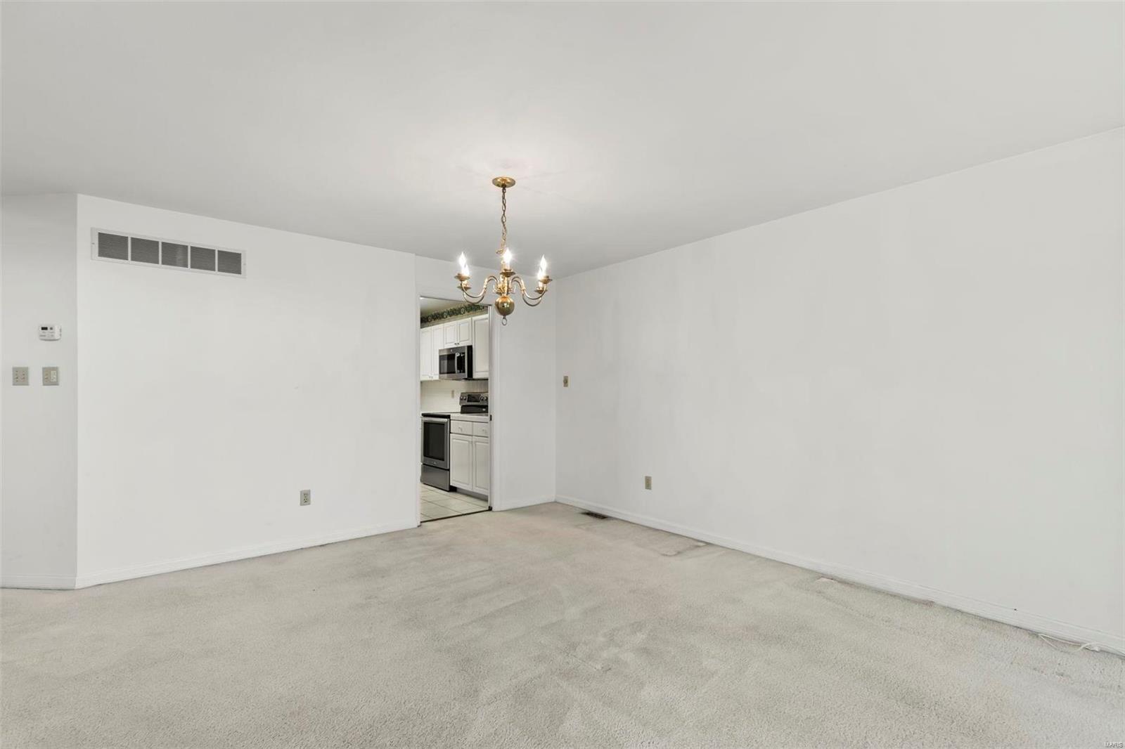1688 Ridgeview Cir Drive Ballwin, MO 63021 - Photo 11 of 62 Gallery Image 11