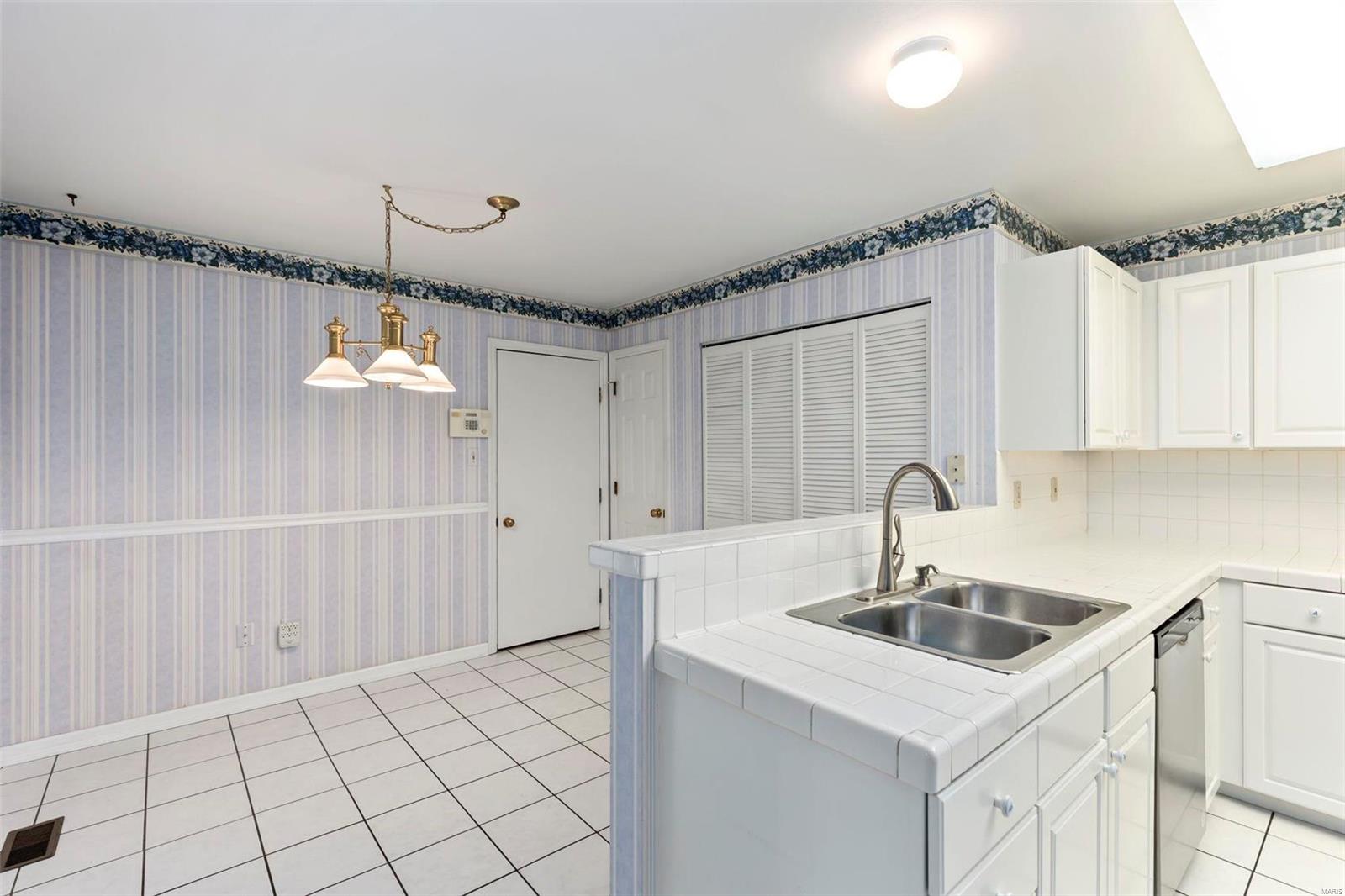 1688 Ridgeview Cir Drive Ballwin, MO 63021 - Photo 19 of 62 Gallery Image 19
