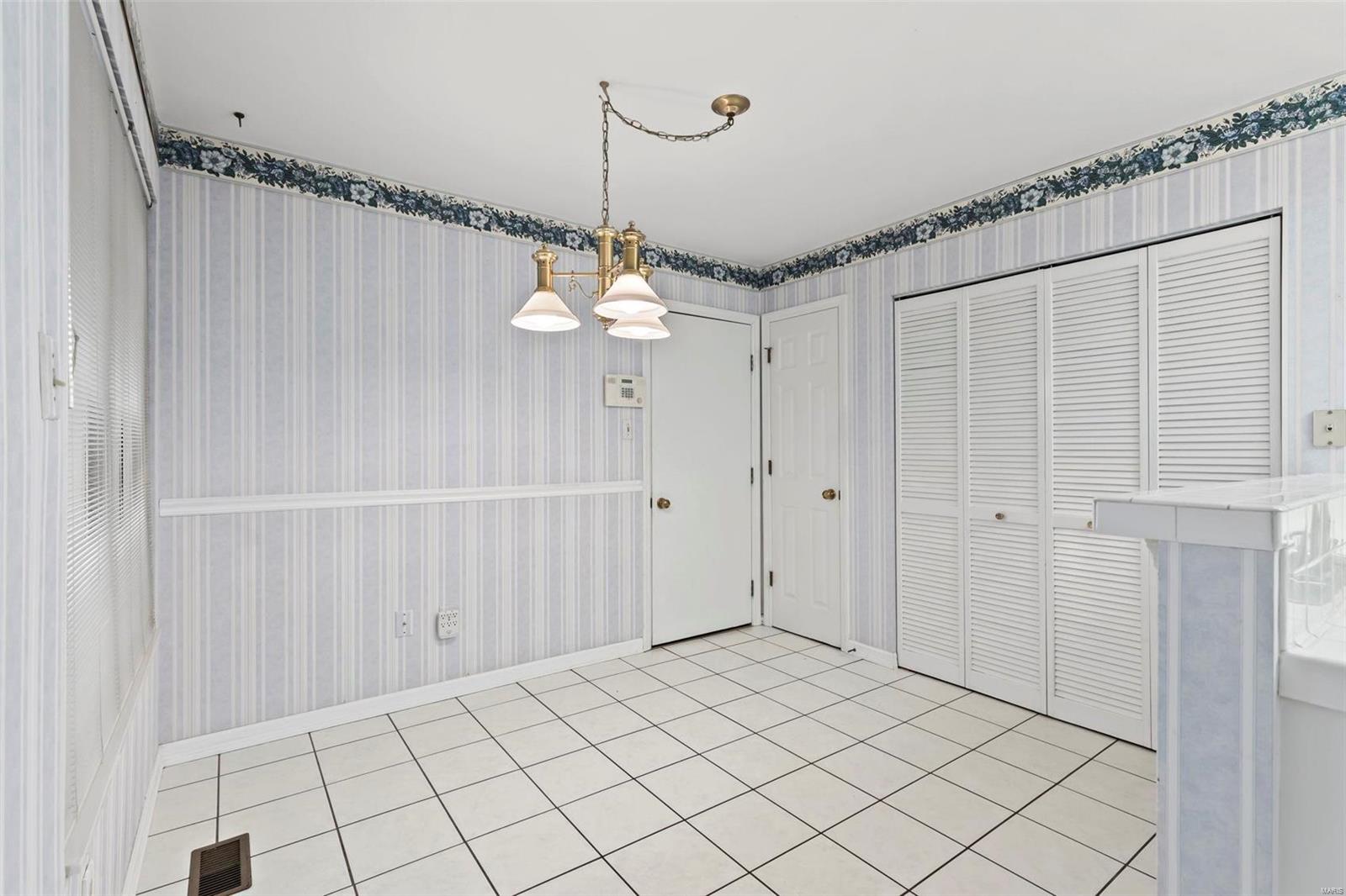 1688 Ridgeview Cir Drive Ballwin, MO 63021 - Photo 20 of 62 Gallery Image 20