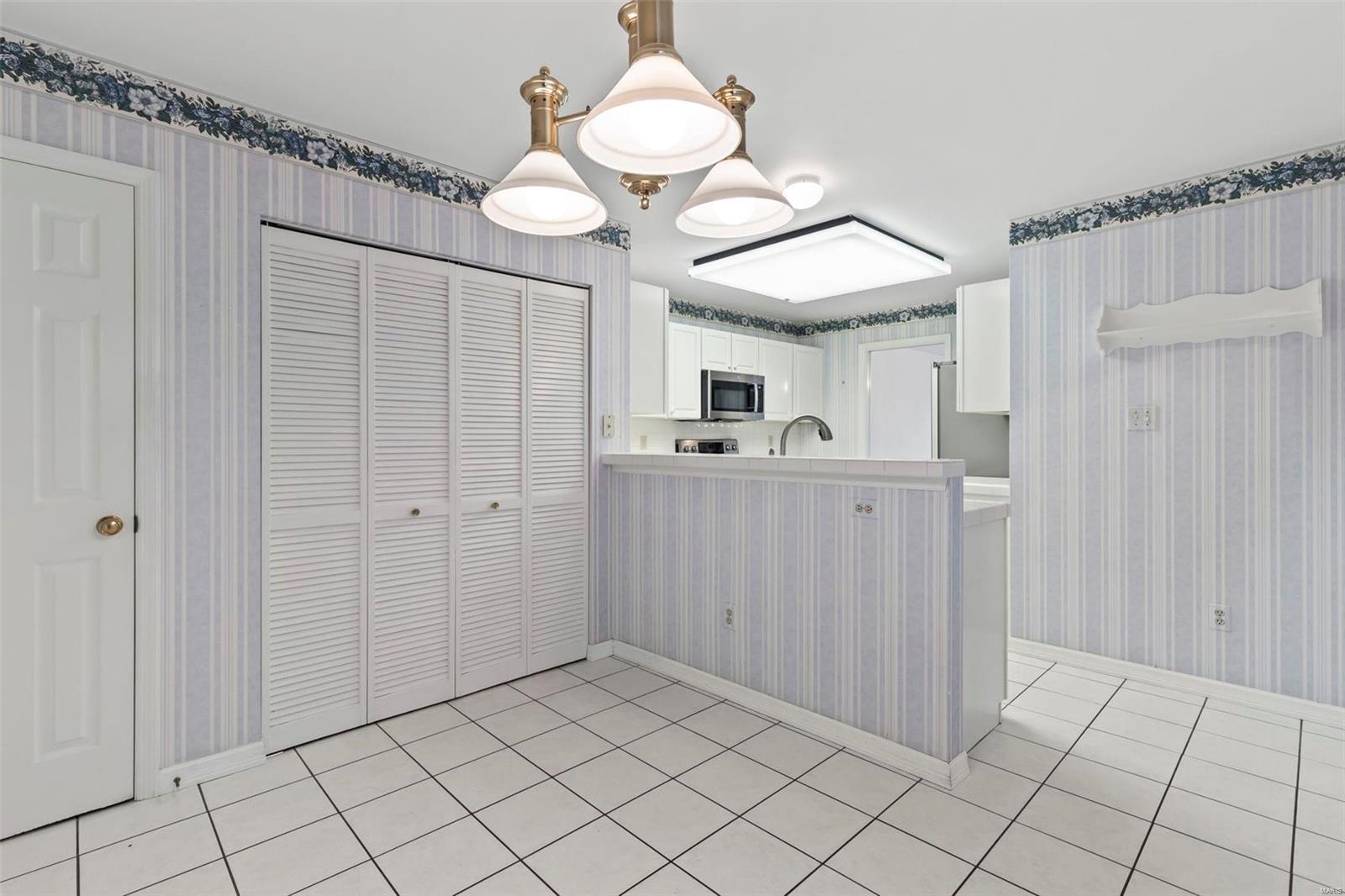 1688 Ridgeview Cir Drive Ballwin, MO 63021 - Photo 21 of 62 Gallery Image 21