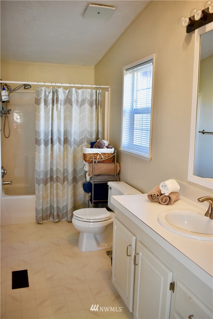 1639 Meadow Ridge Drive Wenatchee, WA 98801 - Photo 8 of 15 Gallery Image 8