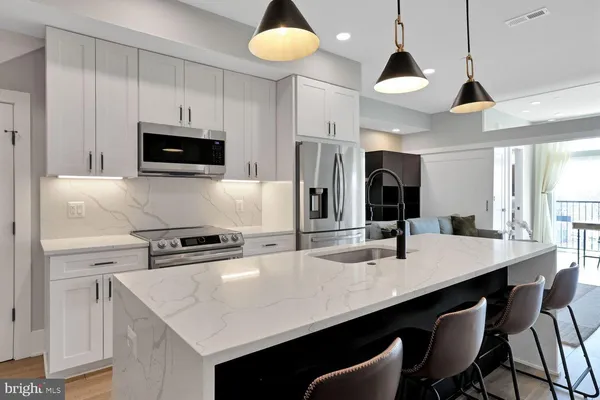 $4,299 | 4012 Georgia Avenue Northwest, Unit 402, Washington, DC 20011