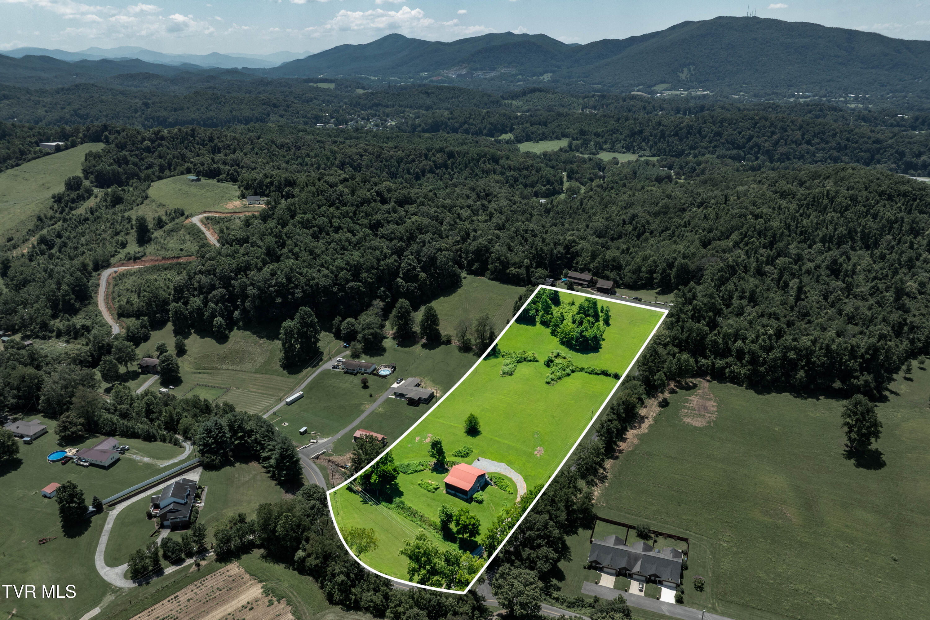 366 Toll Branch Road Johnson City, TN 37601 - Photo 2 of 86 366 Toll Branch Road (3 of 94)