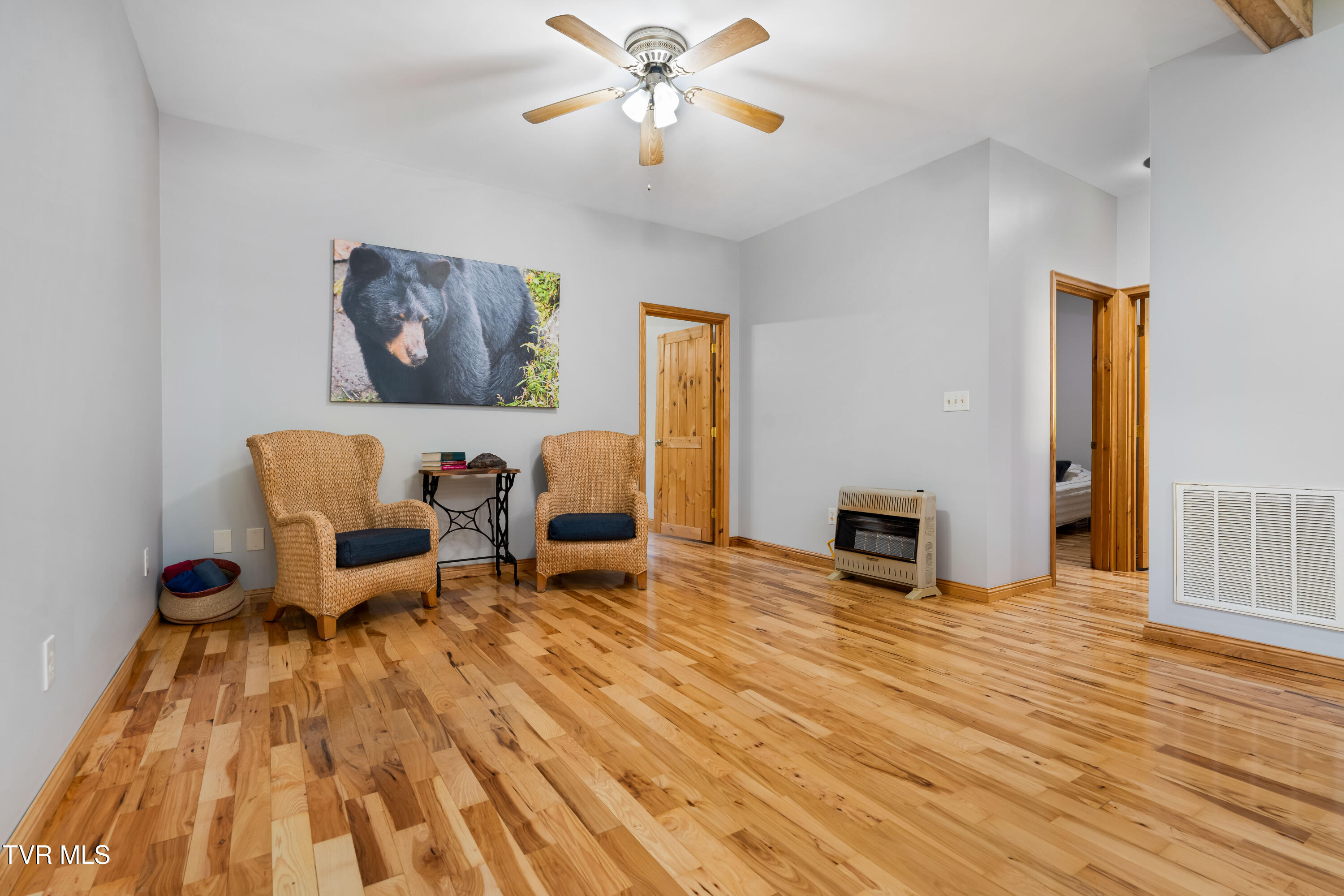 366 Toll Branch Road Johnson City, TN 37601 - Photo 4 of 86 366 Toll Branch Road (61 of 94)