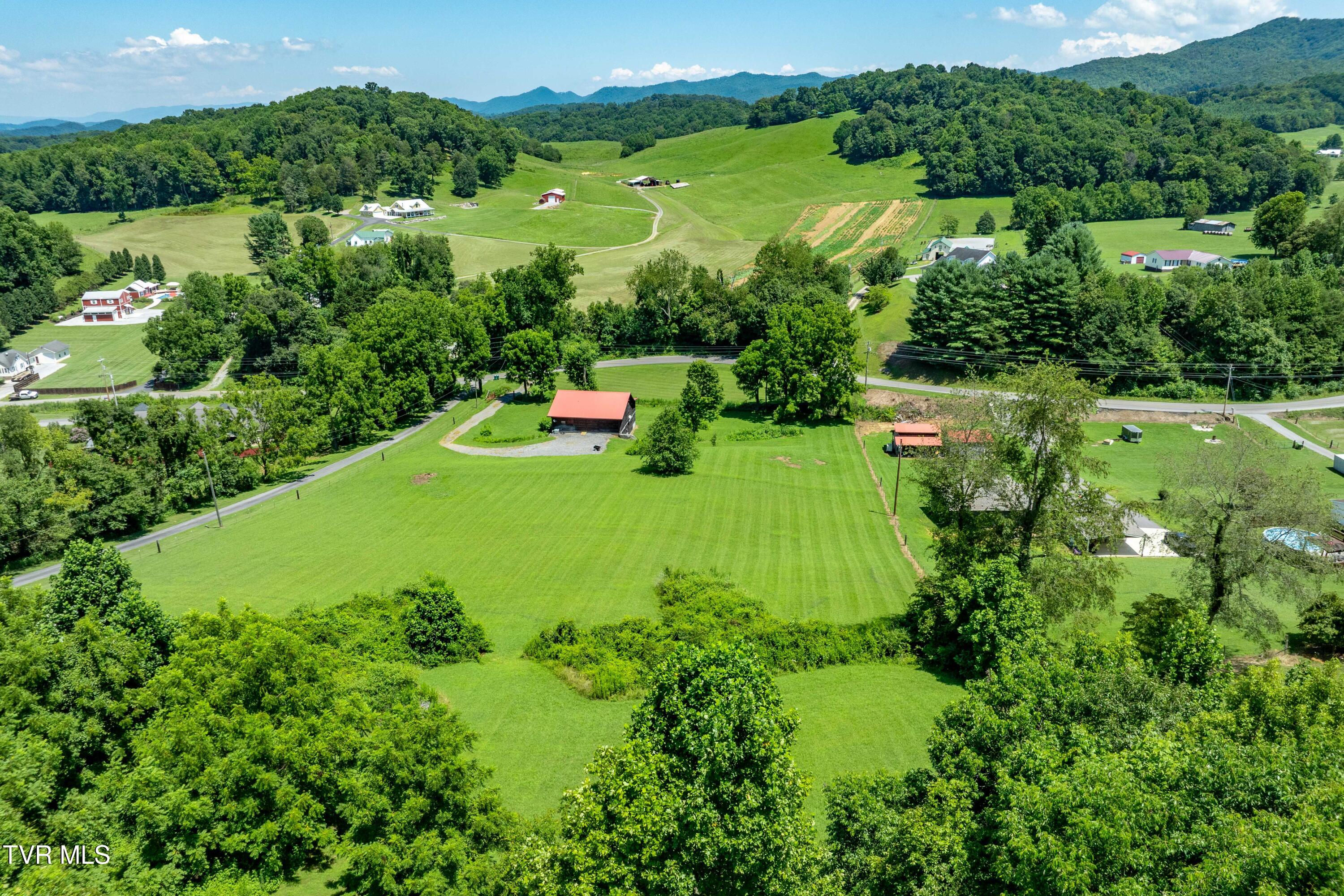 366 Toll Branch Road Johnson City, TN 37601 - Photo 65 of 86 366 Toll Branch Road (32 of 94)