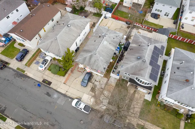 $849,000 | 245 Martin Avenue | Willowbrook