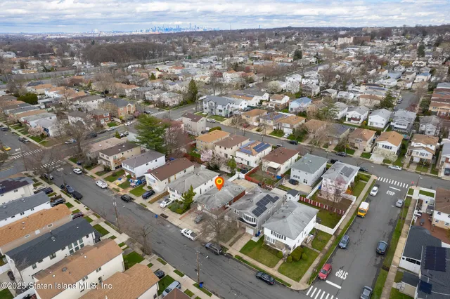 $849,000 | 245 Martin Avenue | Willowbrook