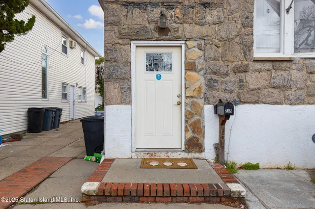 $849,000 | 245 Martin Avenue | Willowbrook