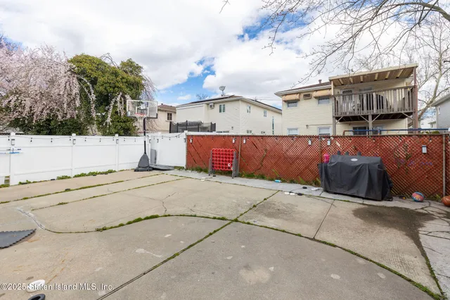 $849,000 | 245 Martin Avenue | Willowbrook