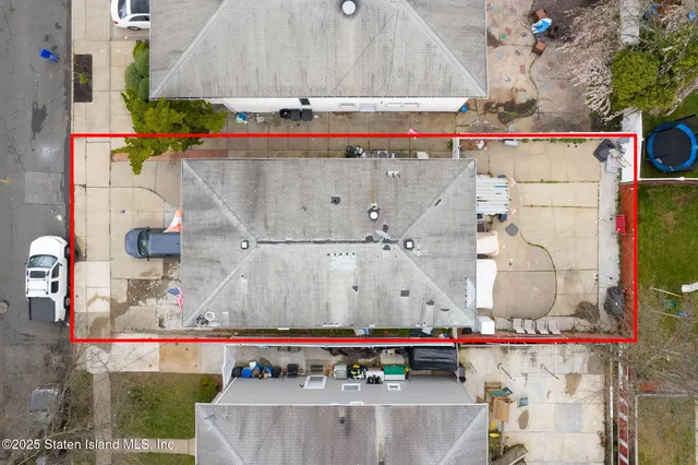 $849,000 | 245 Martin Avenue | Willowbrook