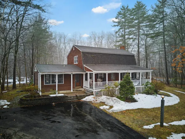 $633,000 | 104 Old Auburn Road, Derry, NH 03038