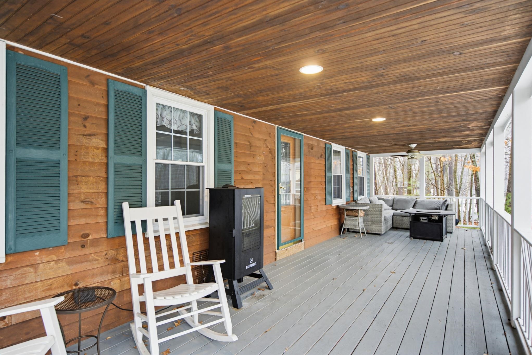 104 Old Auburn Road Derry, NH 03038 - Photo 3 of 49