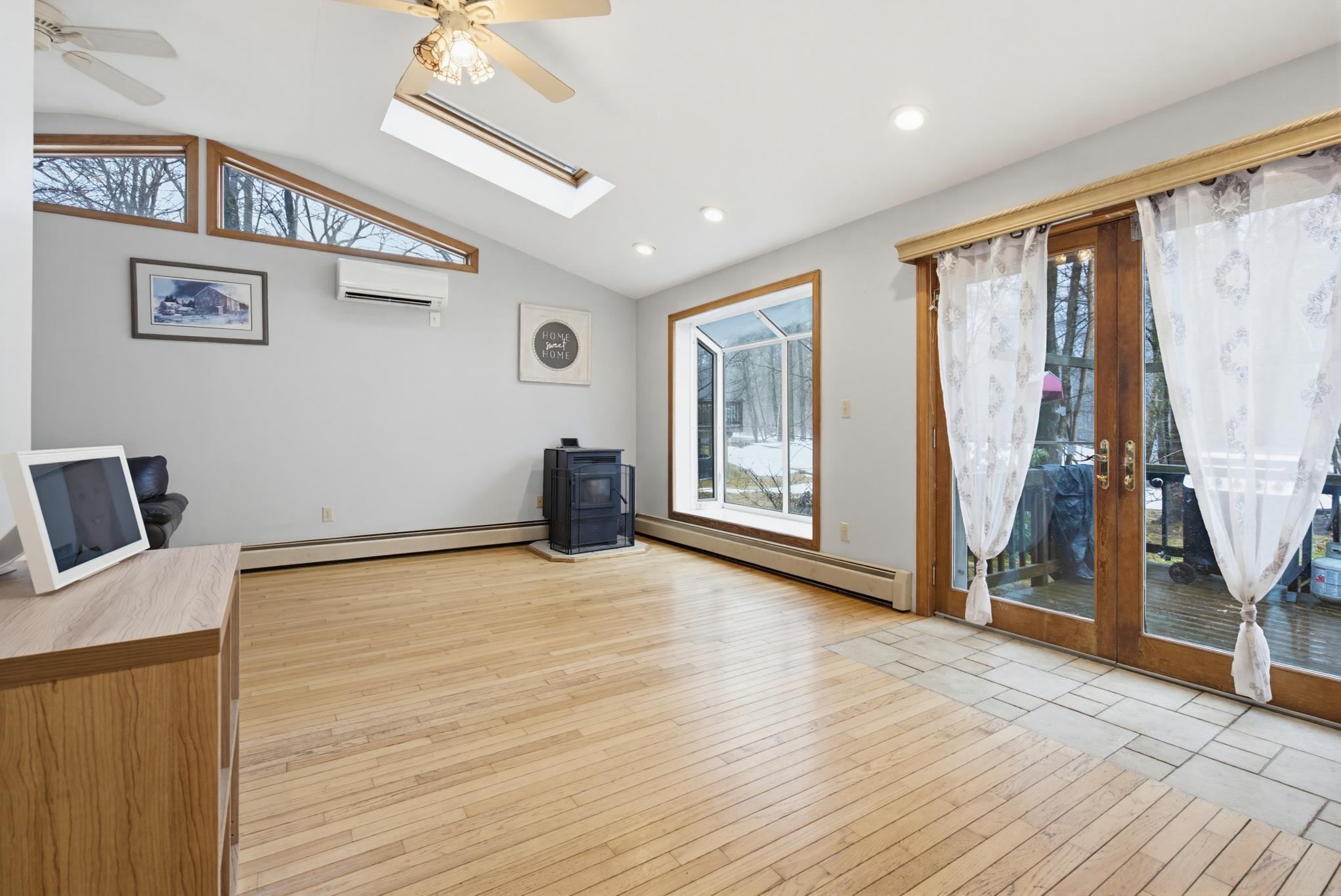 104 Old Auburn Road Derry, NH 03038 - Photo 6 of 49
