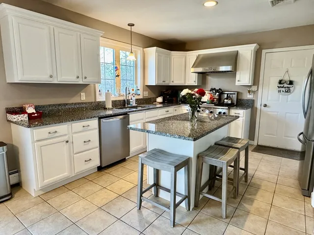 $739,000 | 2081 Manomet Avenue, Dighton, MA 02715