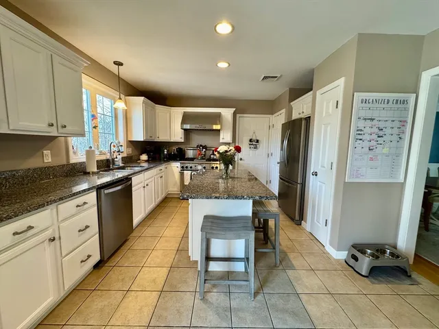 $739,000 | 2081 Manomet Avenue, Dighton, MA 02715