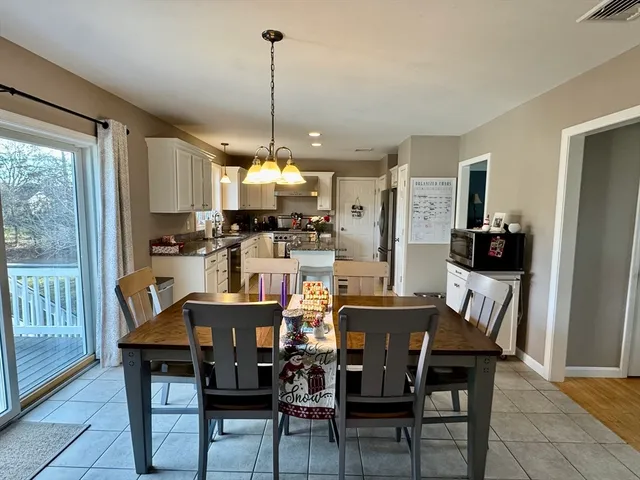 $739,000 | 2081 Manomet Avenue, Dighton, MA 02715