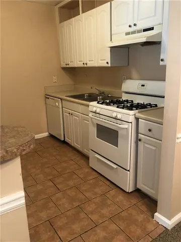 $109,000 | 1212 Utoy Springs Road Southwest, Unit 16, South Fulton, GA 30331
