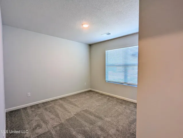 $1,995 | 24 Pine Street, Byhalia, MS 38611