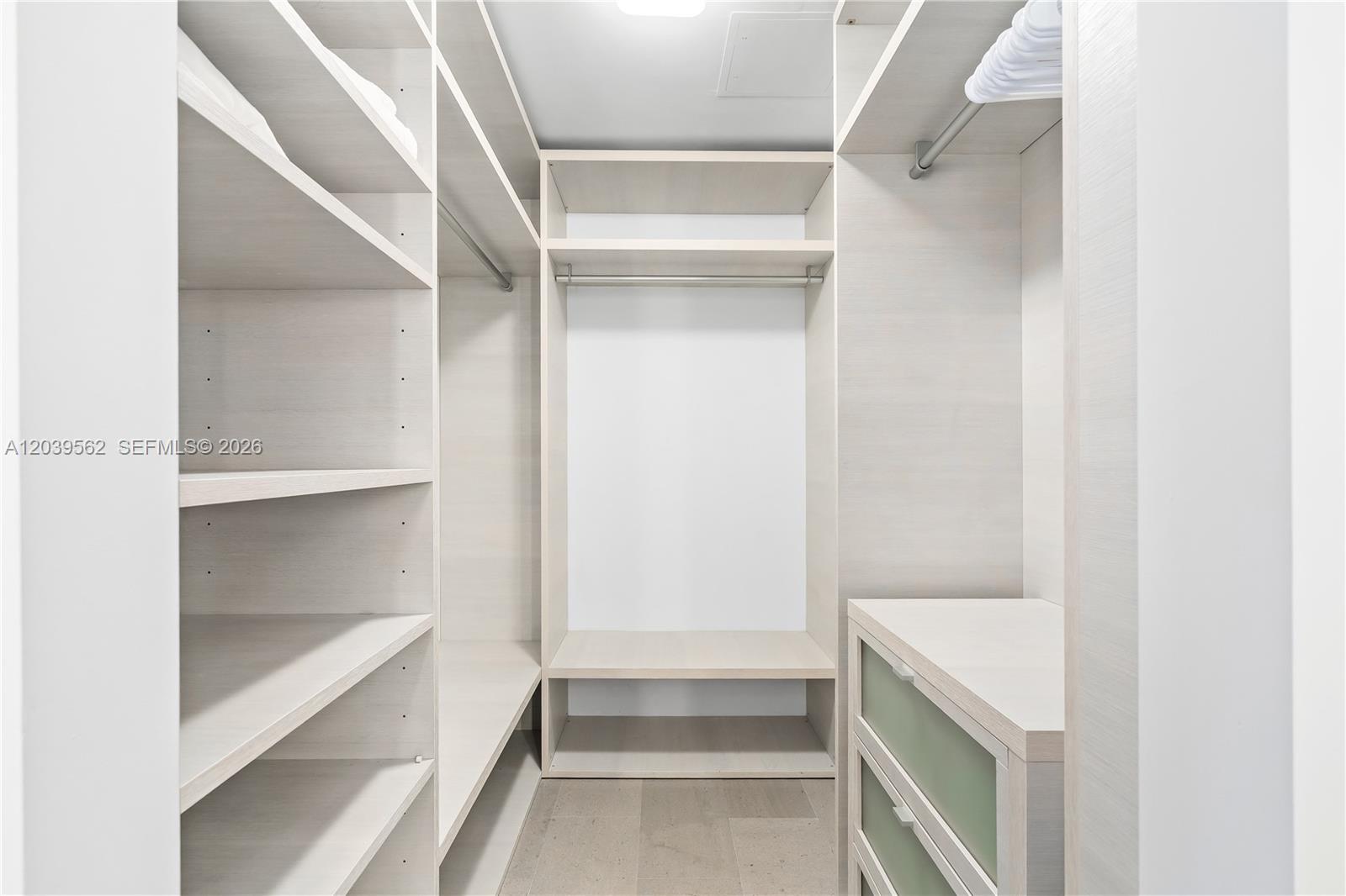 88 Southwest 7th Street, Unit 1006 Miami, FL 33130 - Photo 16 of 49